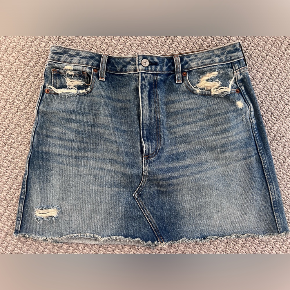 Abrocrombie natural rise jean skirt